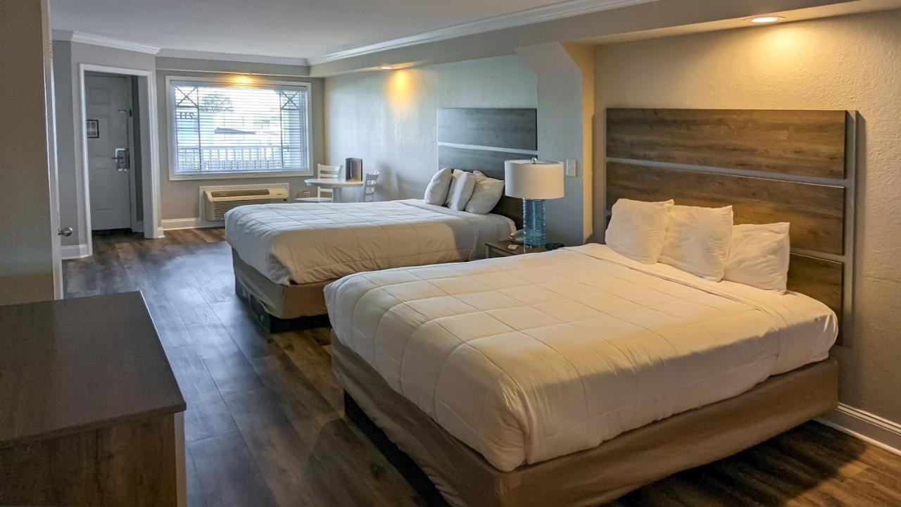 אמרלד אייל Islander Hotel & Resort מראה חיצוני תמונה